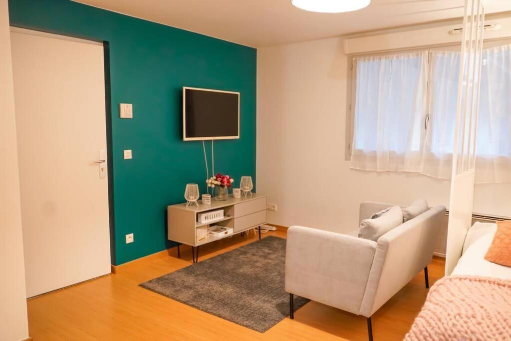 Le Confortable-Cosy Studio A 3 Minutes Du Metro Pantin Dış mekan fotoğraf